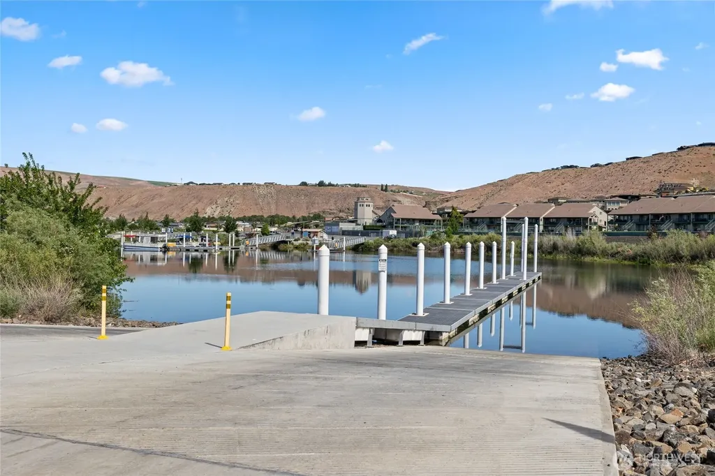 8903 Crescent Bar Road NW Quincy WA 98848