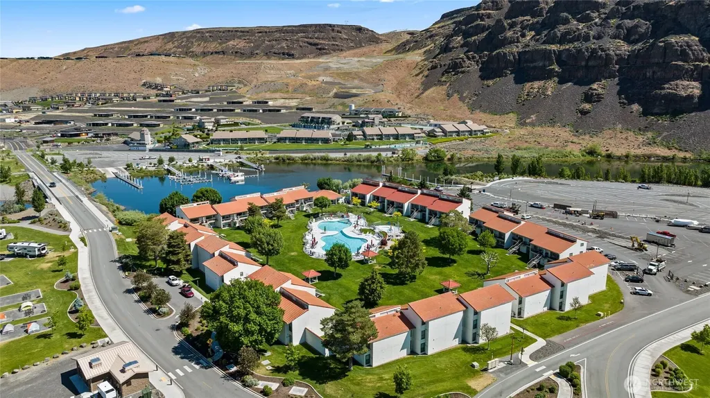 8903 Crescent Bar Road NW Quincy WA 98848
