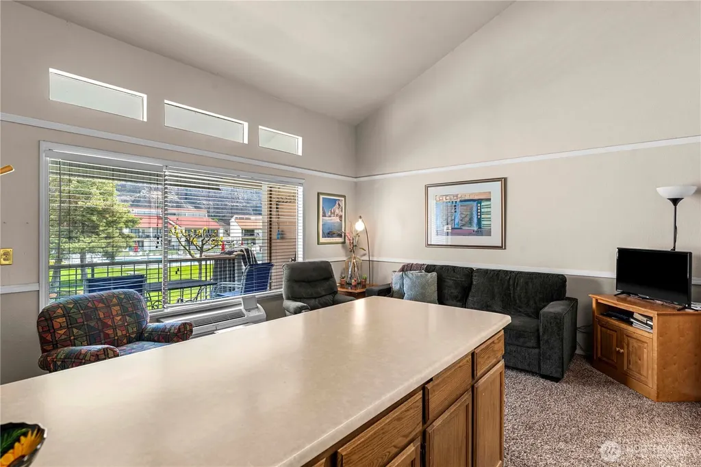 8903 Crescent Bar Road NW Quincy WA 98848