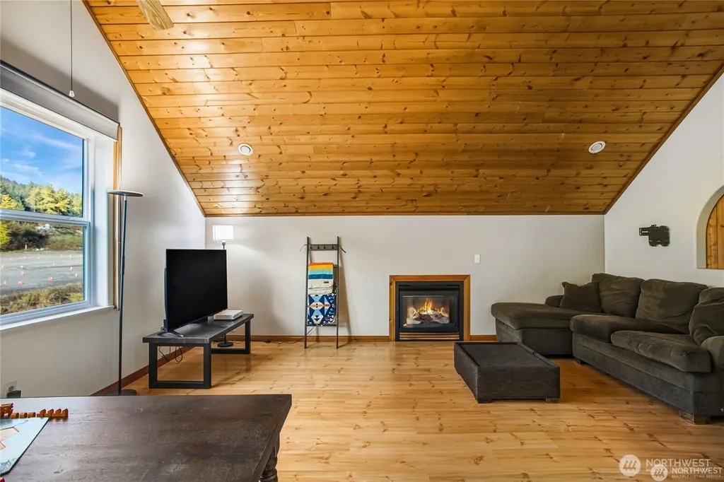 330 Keechelus Drive Snoqualmie Pass WA 98068