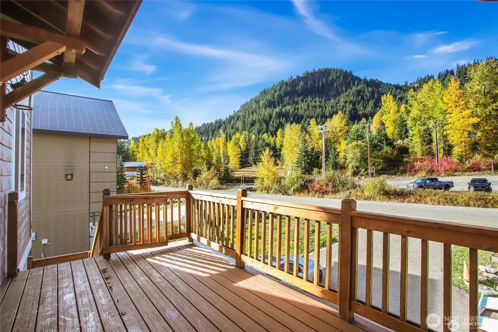 330 Keechelus Drive Snoqualmie Pass WA 98068