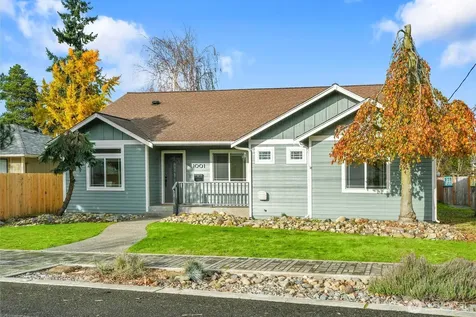1001 8th Avenue NW Puyallup WA 98371