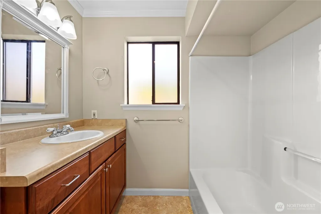 1523 Sunset Place Mount Vernon WA 98273