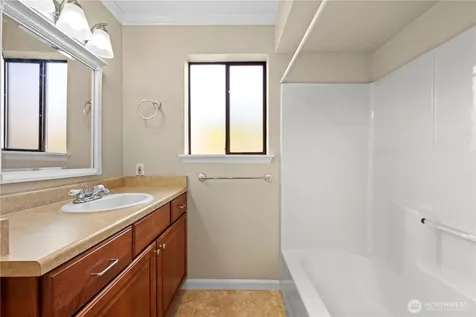 1523 Sunset Place Mount Vernon WA 98273