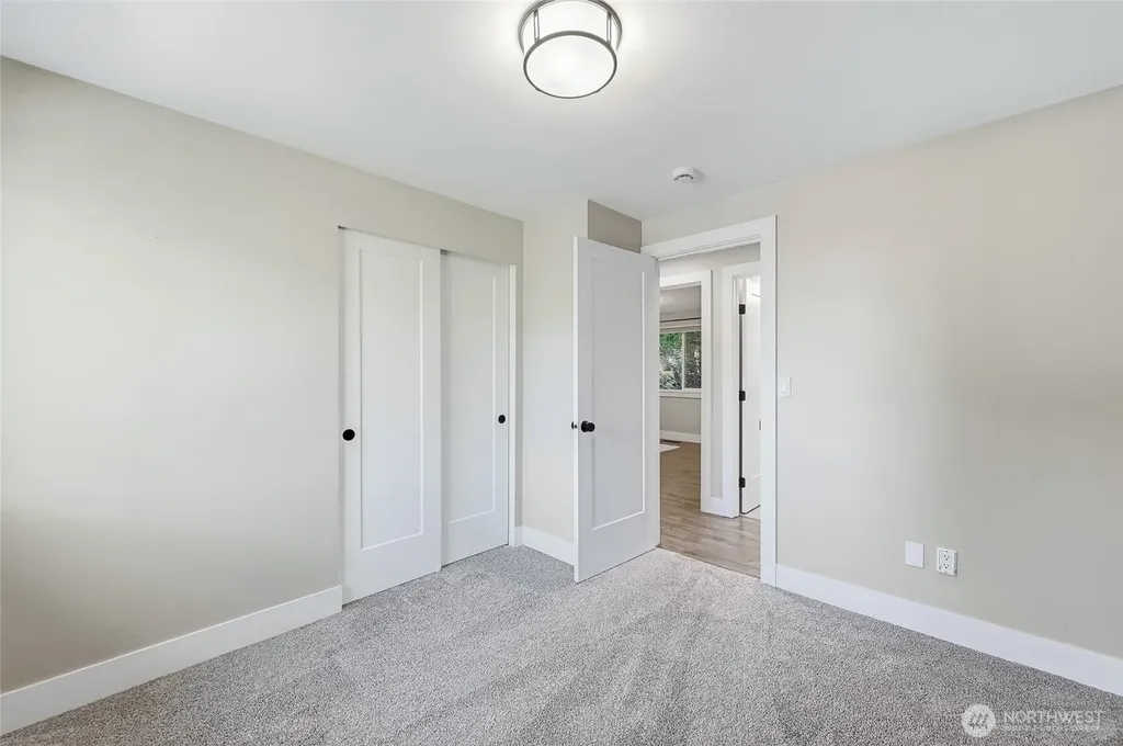 24014 57th Avenue SE Woodinville WA 98072