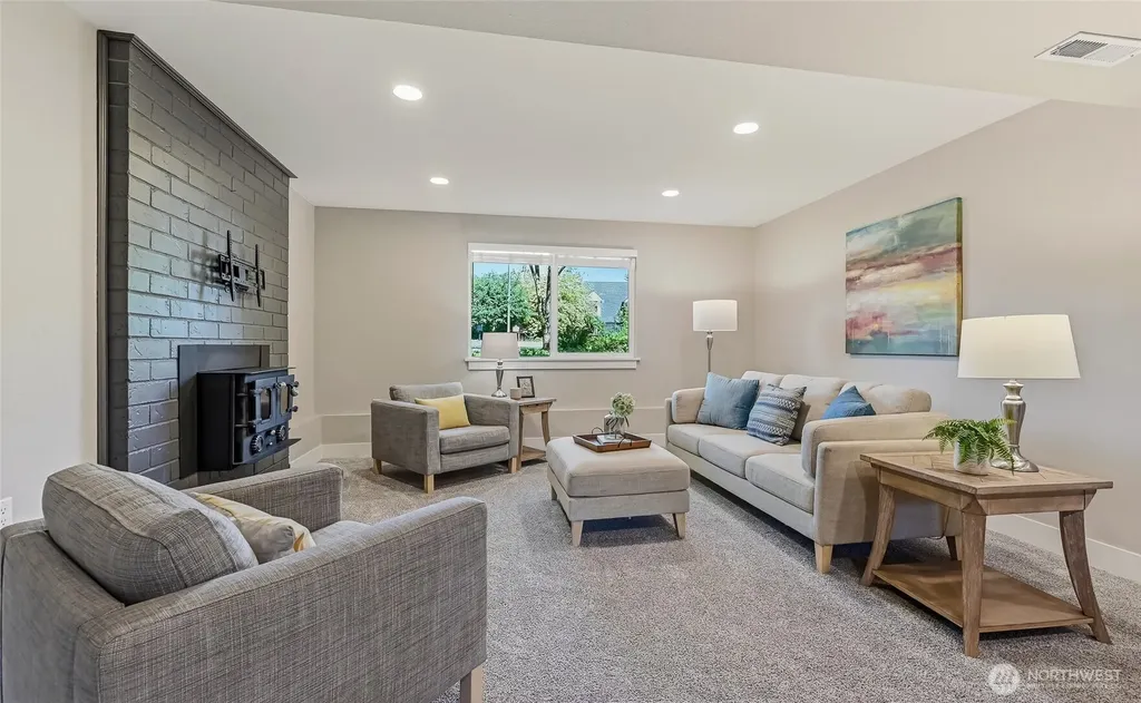 24014 57th Avenue SE Woodinville WA 98072