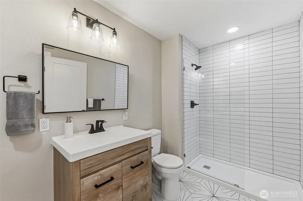 24014 57th Avenue SE Woodinville WA 98072