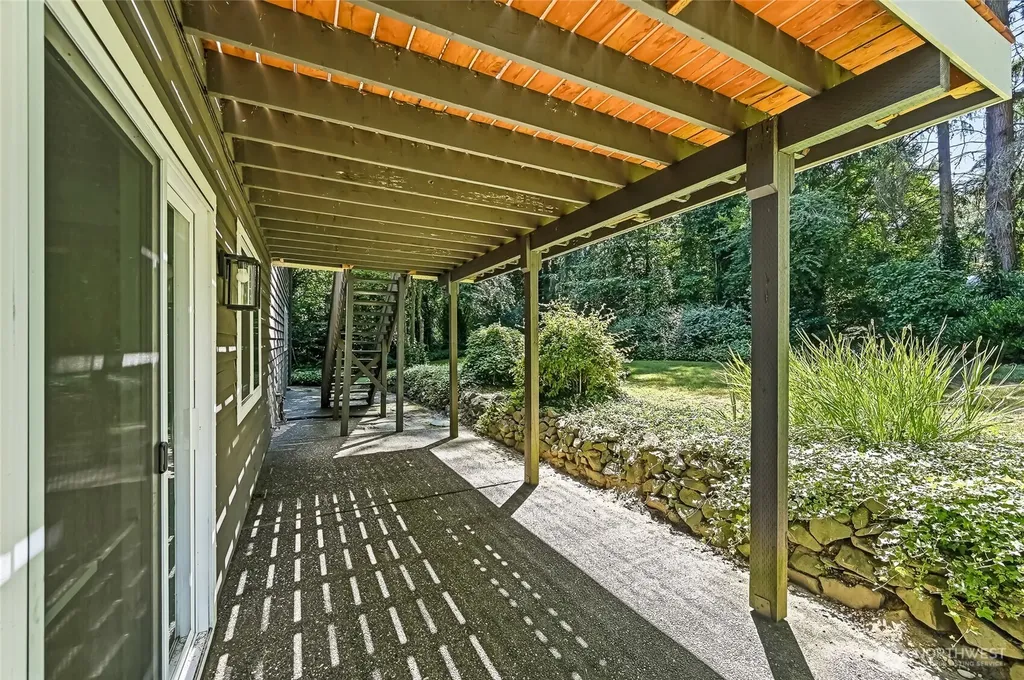 24014 57th Avenue SE Woodinville WA 98072