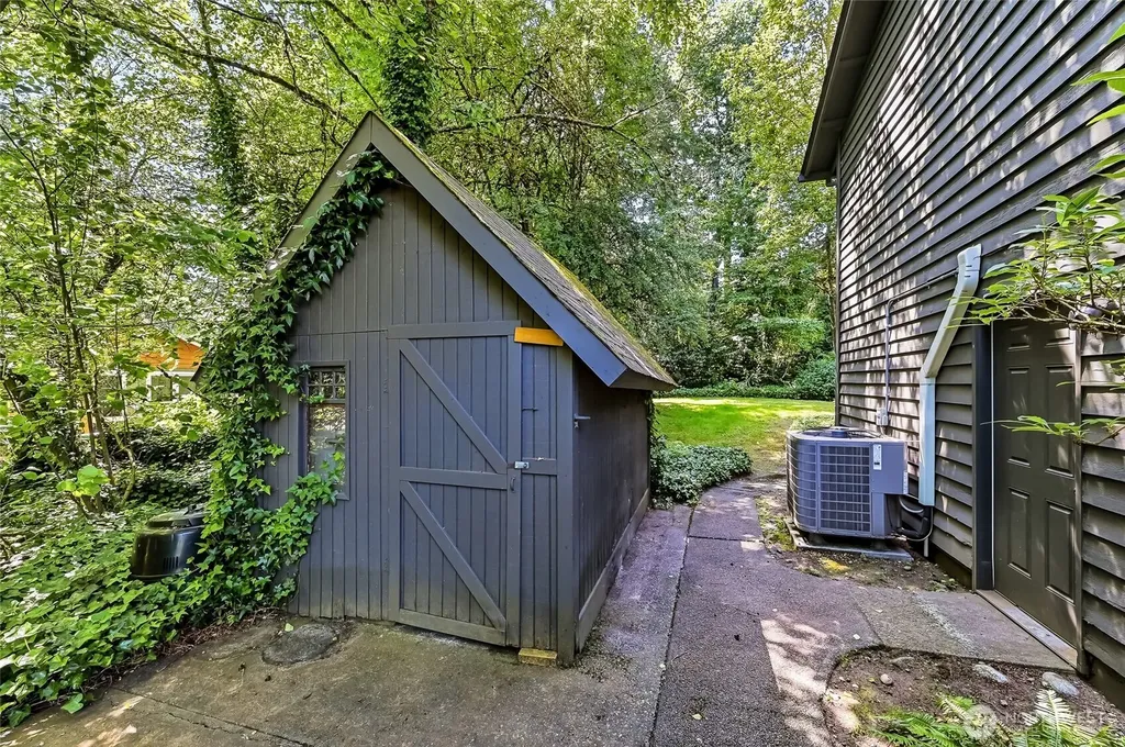 24014 57th Avenue SE Woodinville WA 98072