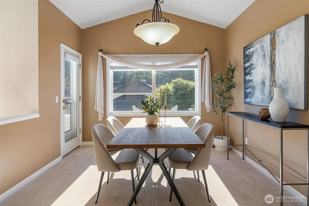 9804 NE Riverbend Drive Bothell WA 98011