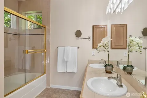 9804 NE Riverbend Drive Bothell WA 98011