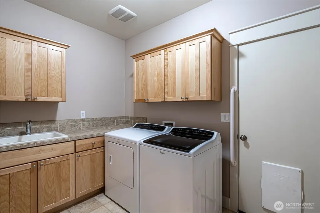 1000 Sunset Lane Chelan WA 98816