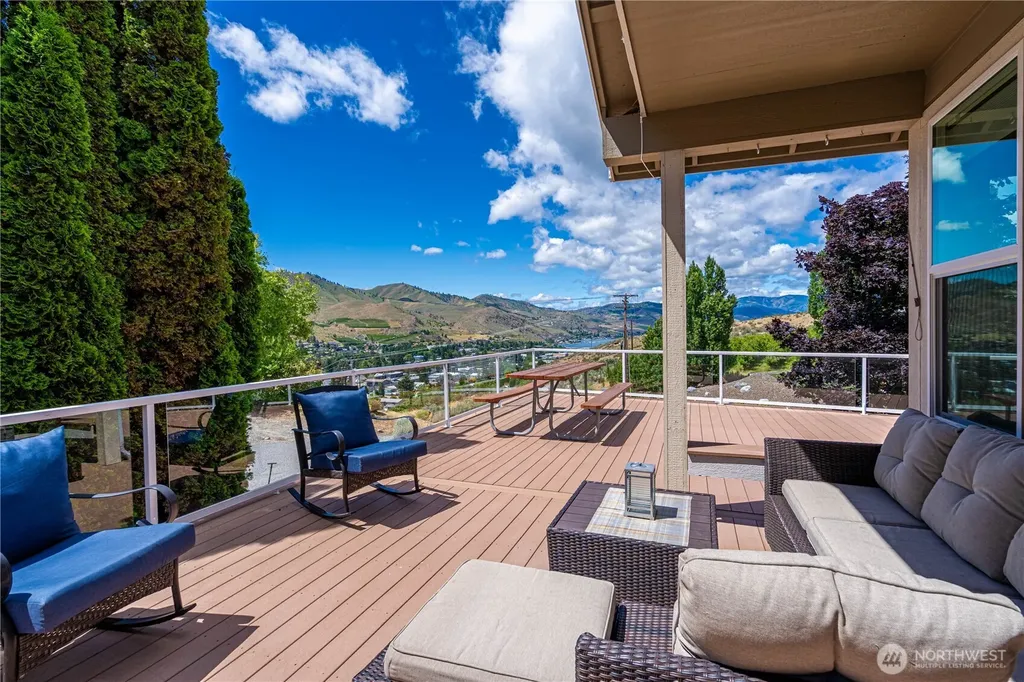 1000 Sunset Lane Chelan WA 98816
