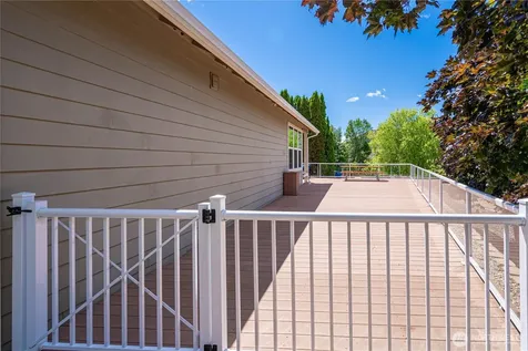 1000 Sunset Lane Chelan WA 98816