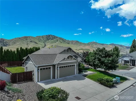 1000 Sunset Lane Chelan WA 98816