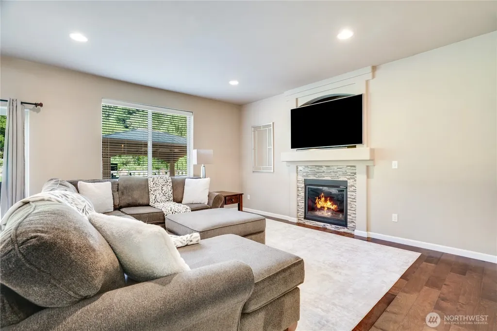 5913 164th Avenue Ct E Sumner WA 98390
