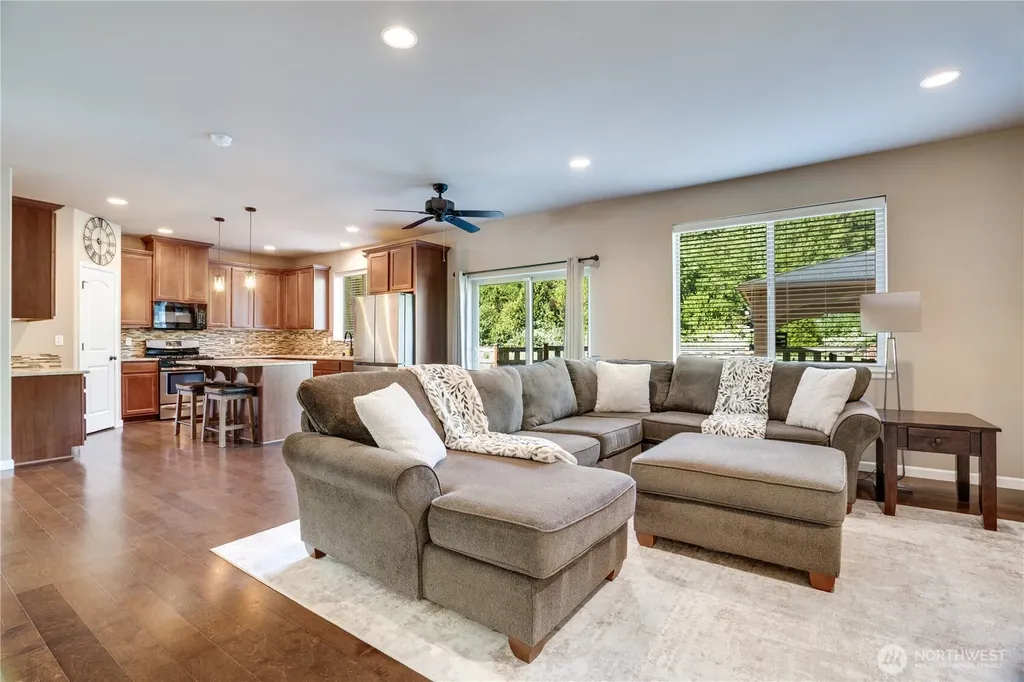 5913 164th Avenue Ct E Sumner WA 98390