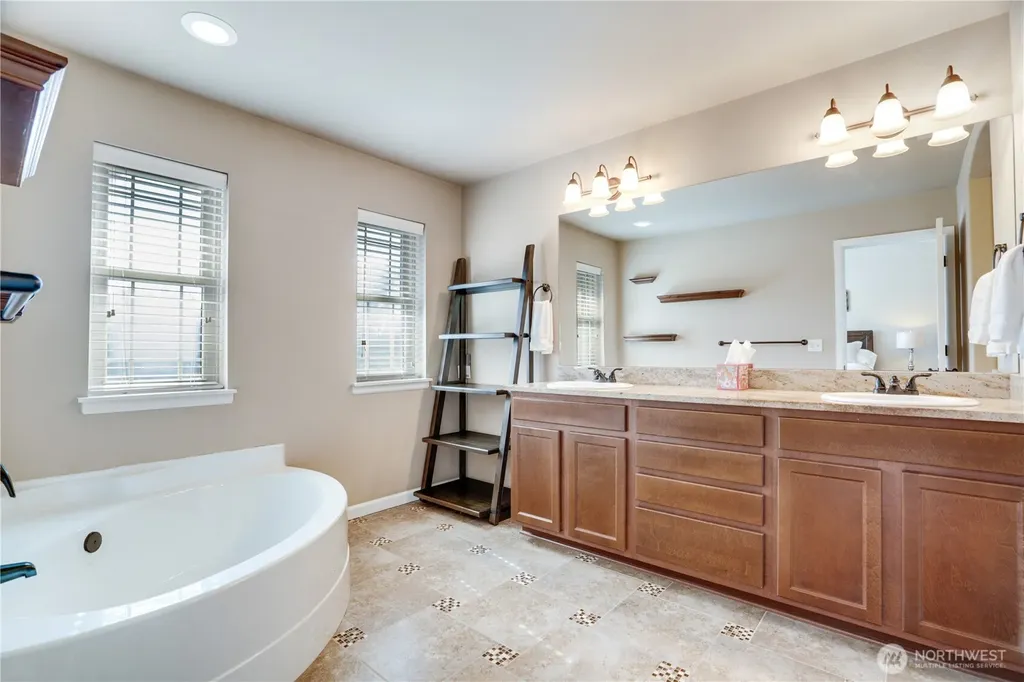 5913 164th Avenue Ct E Sumner WA 98390