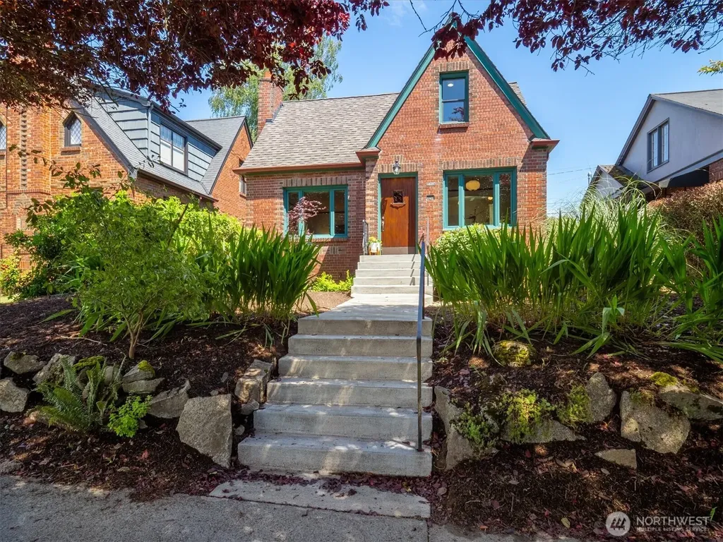 7754 Jones Avenue NW Seattle WA 98117