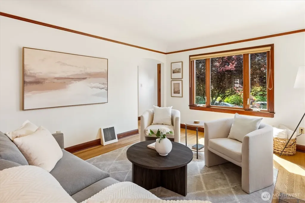 7754 Jones Avenue NW Seattle WA 98117