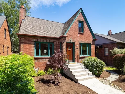 7754 Jones Avenue NW Seattle WA 98117