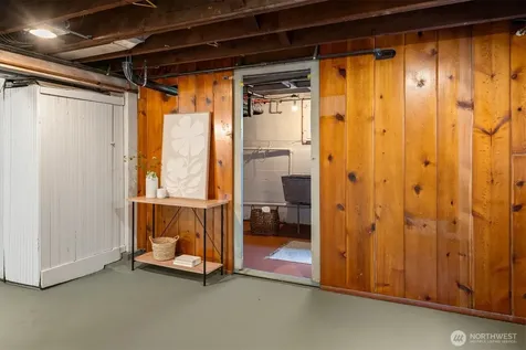 7754 Jones Avenue NW Seattle WA 98117