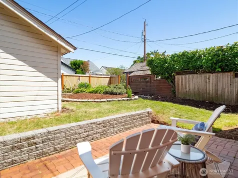 7754 Jones Avenue NW Seattle WA 98117
