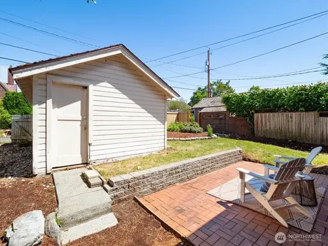 7754 Jones Avenue NW Seattle WA 98117
