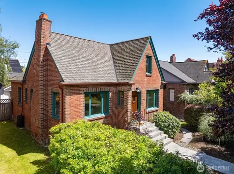 7754 Jones Avenue NW Seattle WA 98117