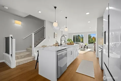 16823 Alder Way Lynnwood WA 98037