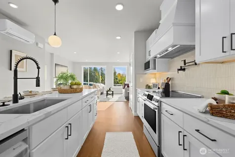 16823 Alder Way Lynnwood WA 98037