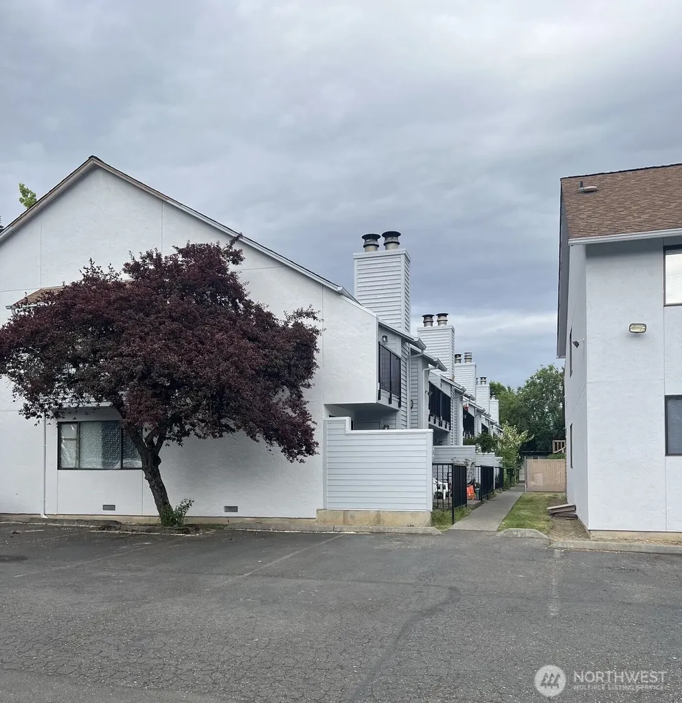 12434 Ambaum Blvd SW Seattle WA 98146
