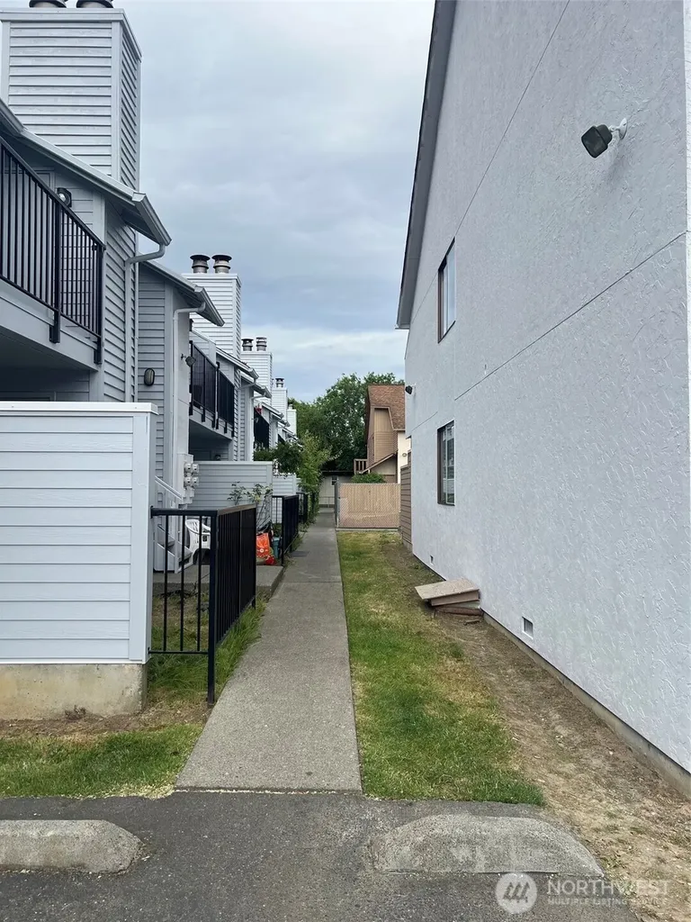 12434 Ambaum Blvd SW Seattle WA 98146