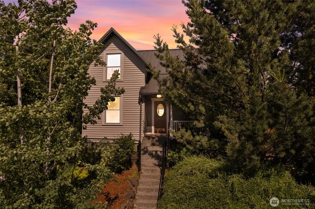 4048 37th Avenue S Seattle WA 98118