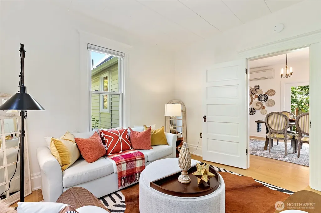 4048 37th Avenue S Seattle WA 98118