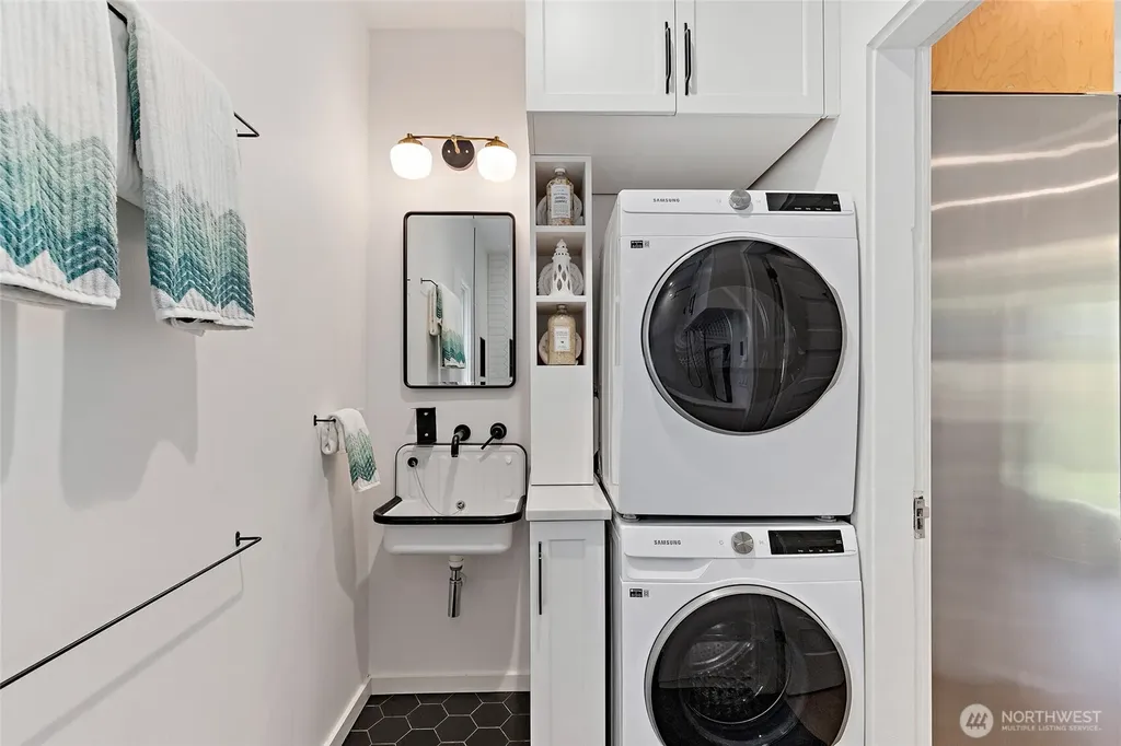 4048 37th Avenue S Seattle WA 98118