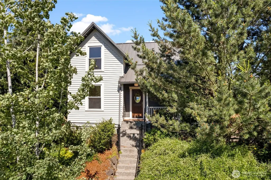 4048 37th Avenue S Seattle WA 98118