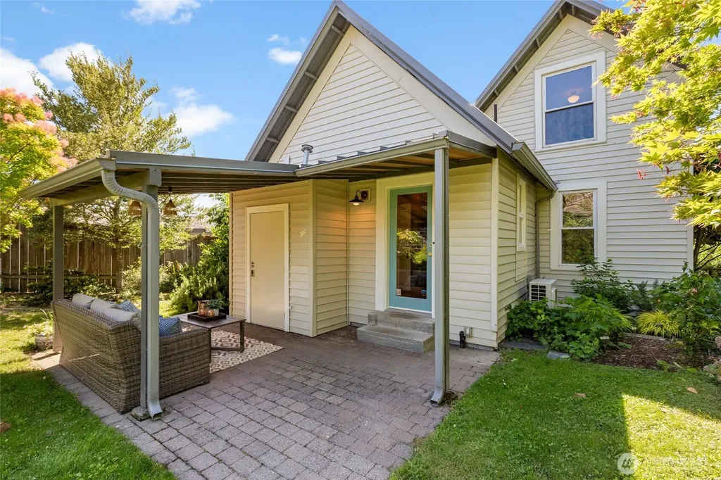 4048 37th Avenue S Seattle WA 98118