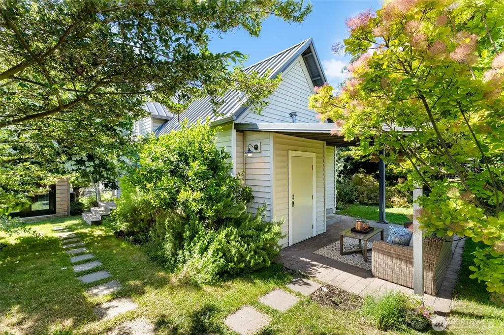 4048 37th Avenue S Seattle WA 98118