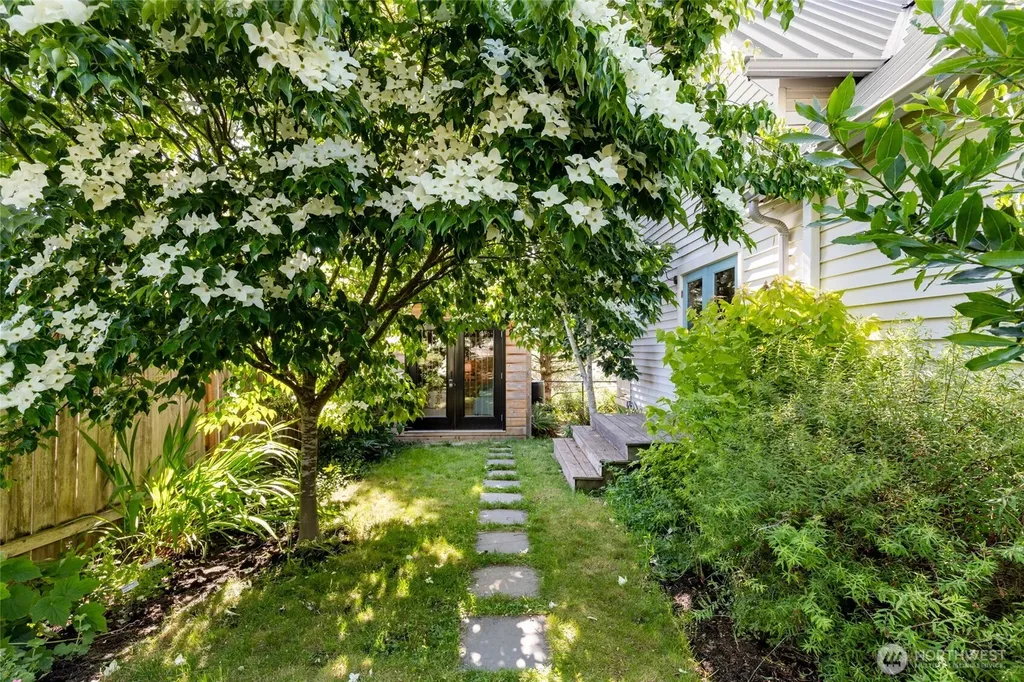 4048 37th Avenue S Seattle WA 98118