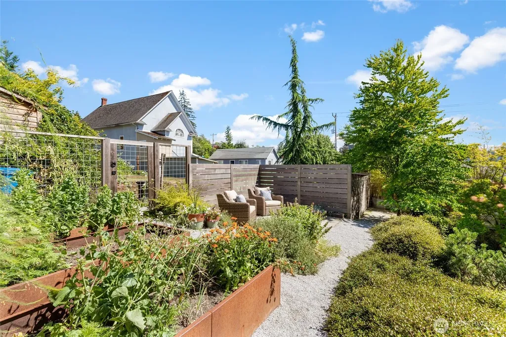 4048 37th Avenue S Seattle WA 98118