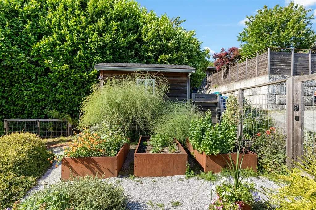 4048 37th Avenue S Seattle WA 98118