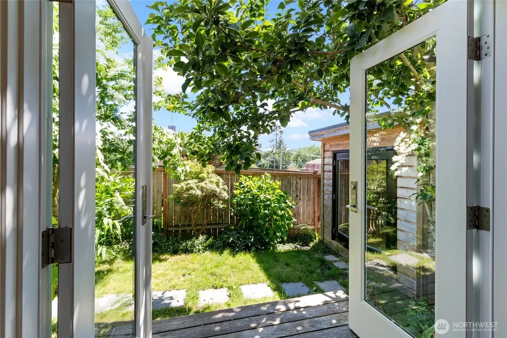 4048 37th Avenue S Seattle WA 98118