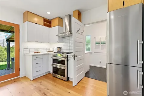 4048 37th Avenue S Seattle WA 98118