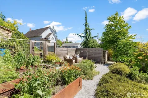 4048 37th Avenue S Seattle WA 98118