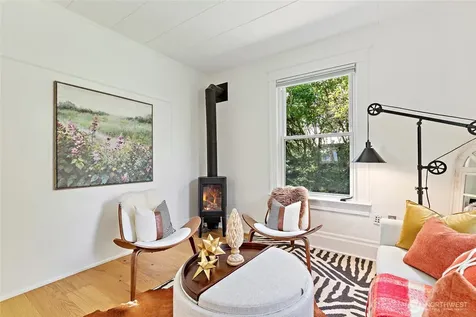 4048 37th Avenue S Seattle WA 98118