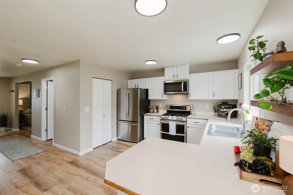 1969 Snowridge Avenue Port Orchard WA 98366