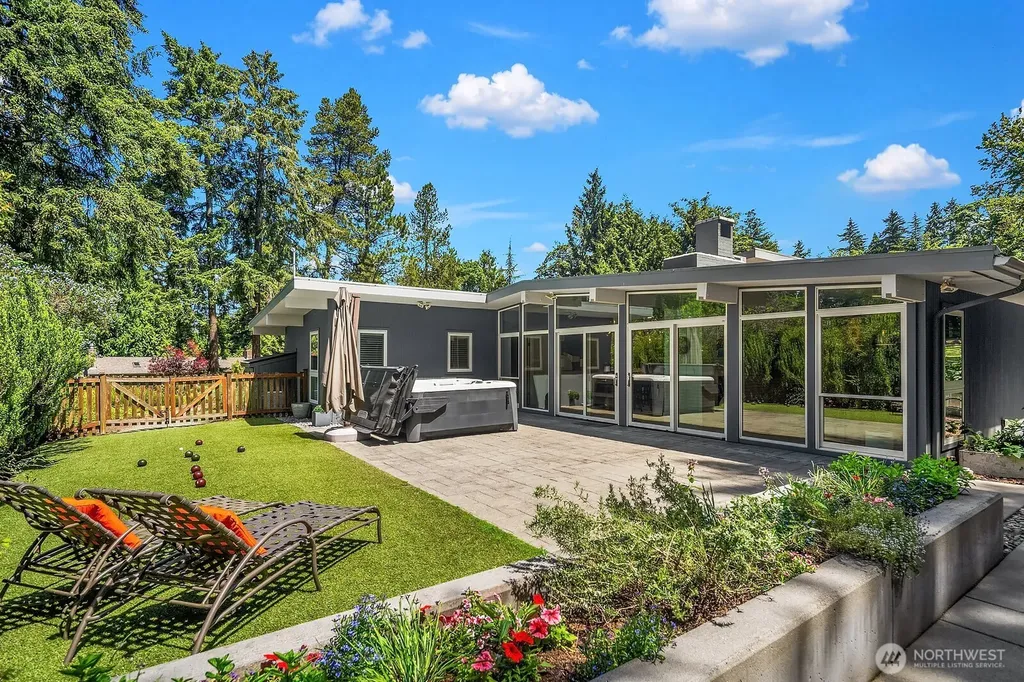 7260 W Mercer Way Mercer Island WA 98040