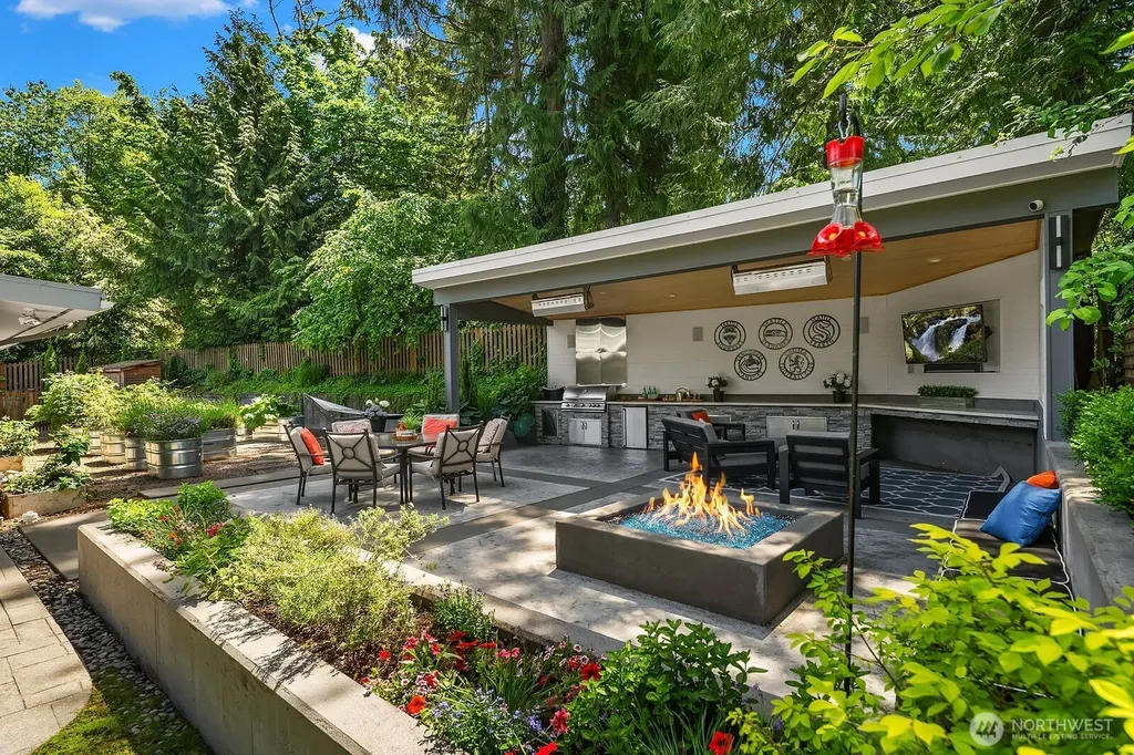 7260 W Mercer Way Mercer Island WA 98040
