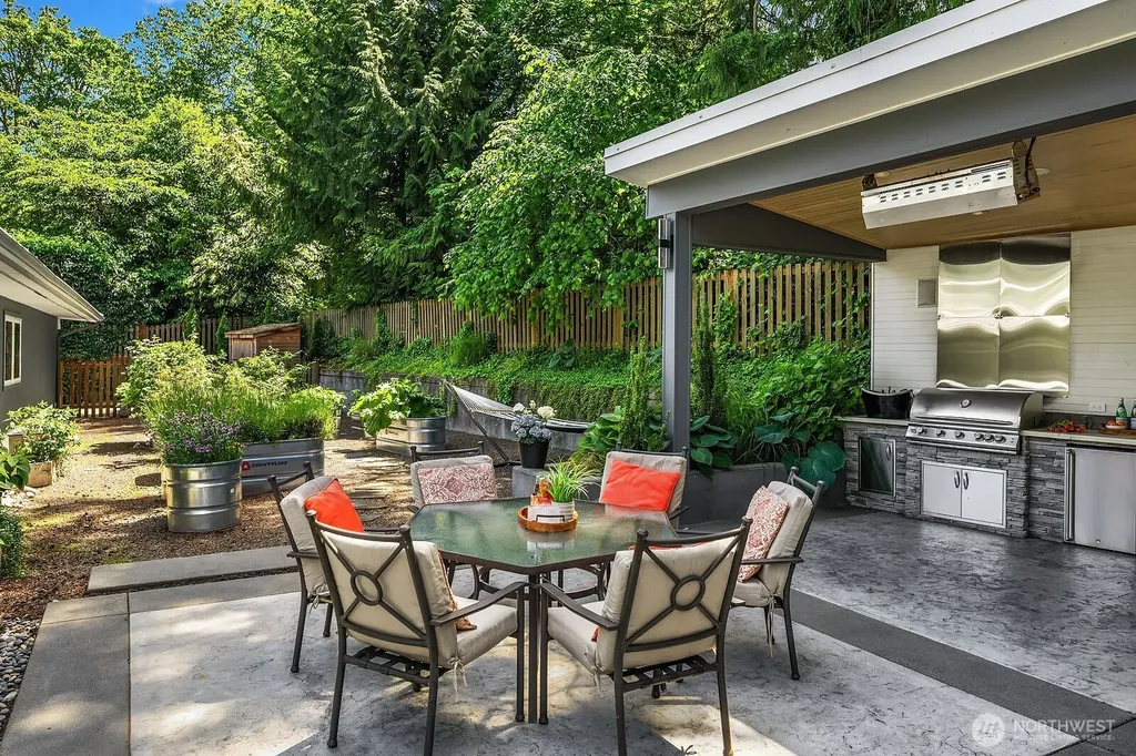 7260 W Mercer Way Mercer Island WA 98040